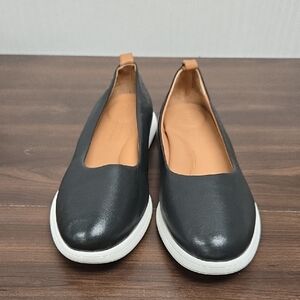Gentle Souls Size 8.5 Black and White Leather Bella Flats